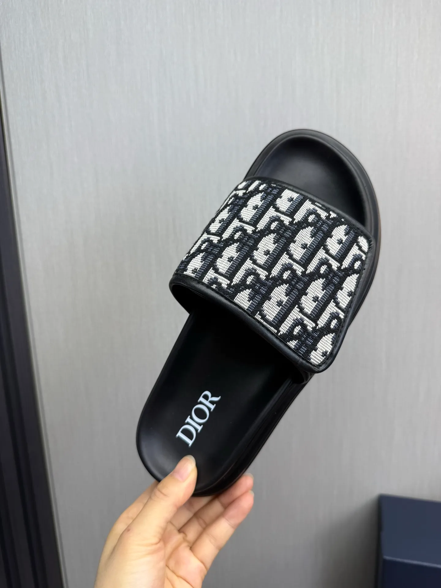 Men's shoes 💰280💰 Dior. Men's slippers 🩴Official website 1:1 production 38-45 yards 45 46 🉑️Customized original material shipped✅